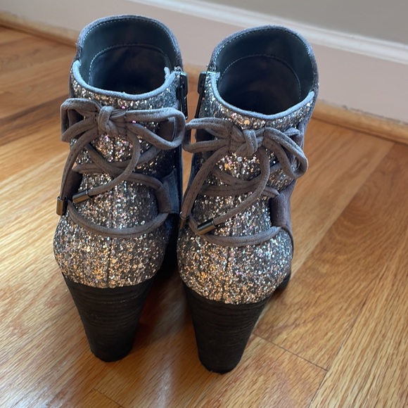 Gianni Bini Gray and Sparkly Boots Size 7 in Excellent Condition - Picture 3 of 8